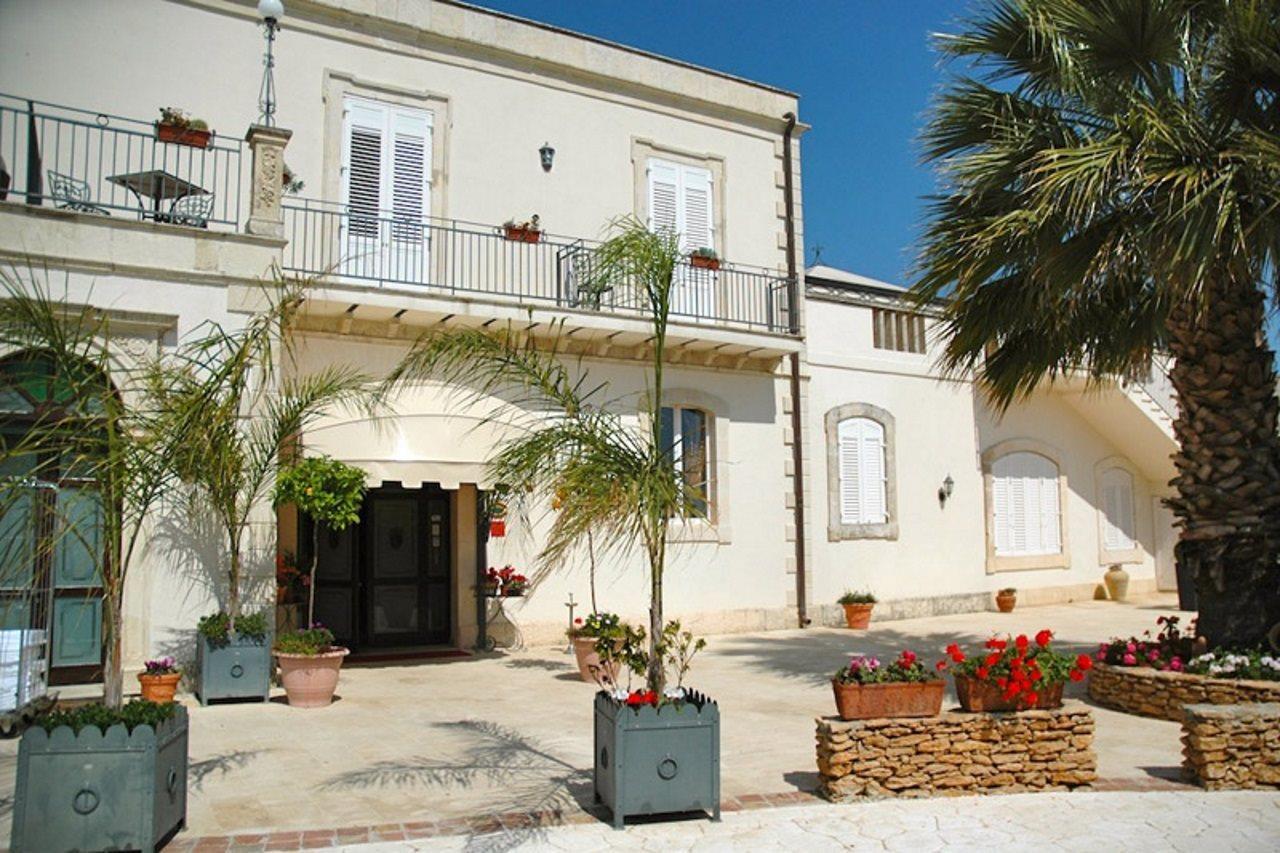 Charme Hotel Villa Principe Fitalia Фануза Экстерьер фото